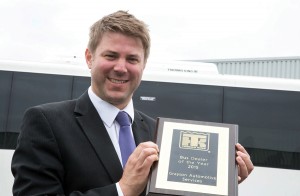 Aftermarket Sales Manager at Grayson Thermal Systems, Richard Harris, with the company’s Thermo King Award.