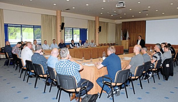 CaetanoBus hosts National Express forum
