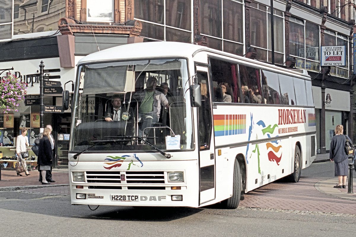 DAF coaches featured strongly in the fleet during the 1980s-1990s. This 1990 example was on a corporate shuttle in Reading town centre in 1996