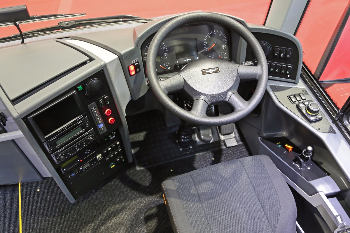 Van Hool EX15H cockpit