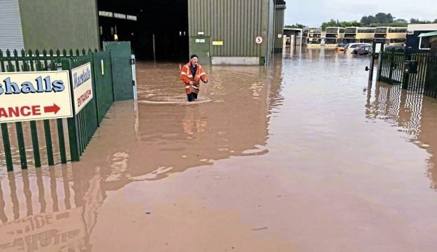 Marshalls battles through flood
