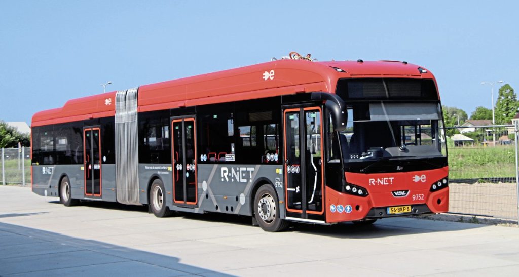 One of the R-Net Citea artics which have three doors and conventional styling