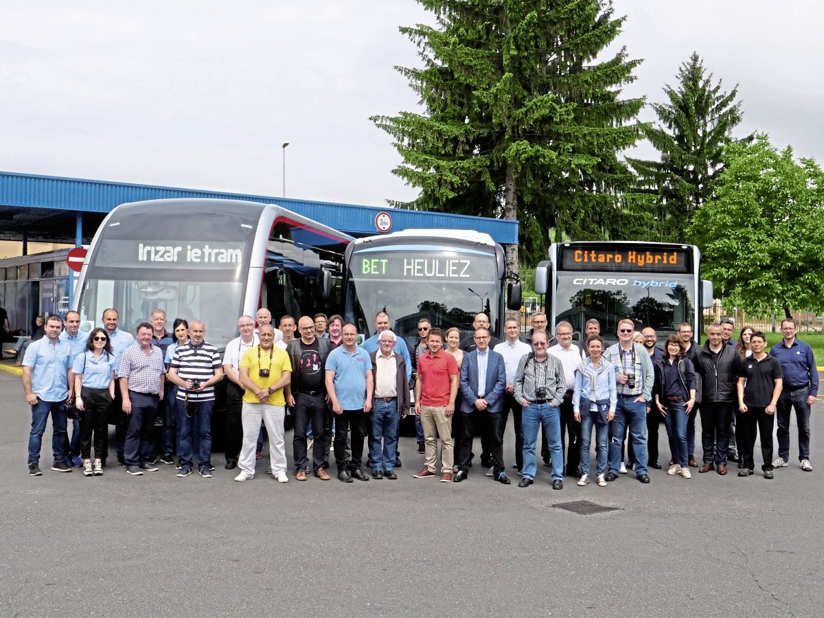 Members of the Jury together with representatives of the manufacturers and sponsors with the vehicles at the ZET depot