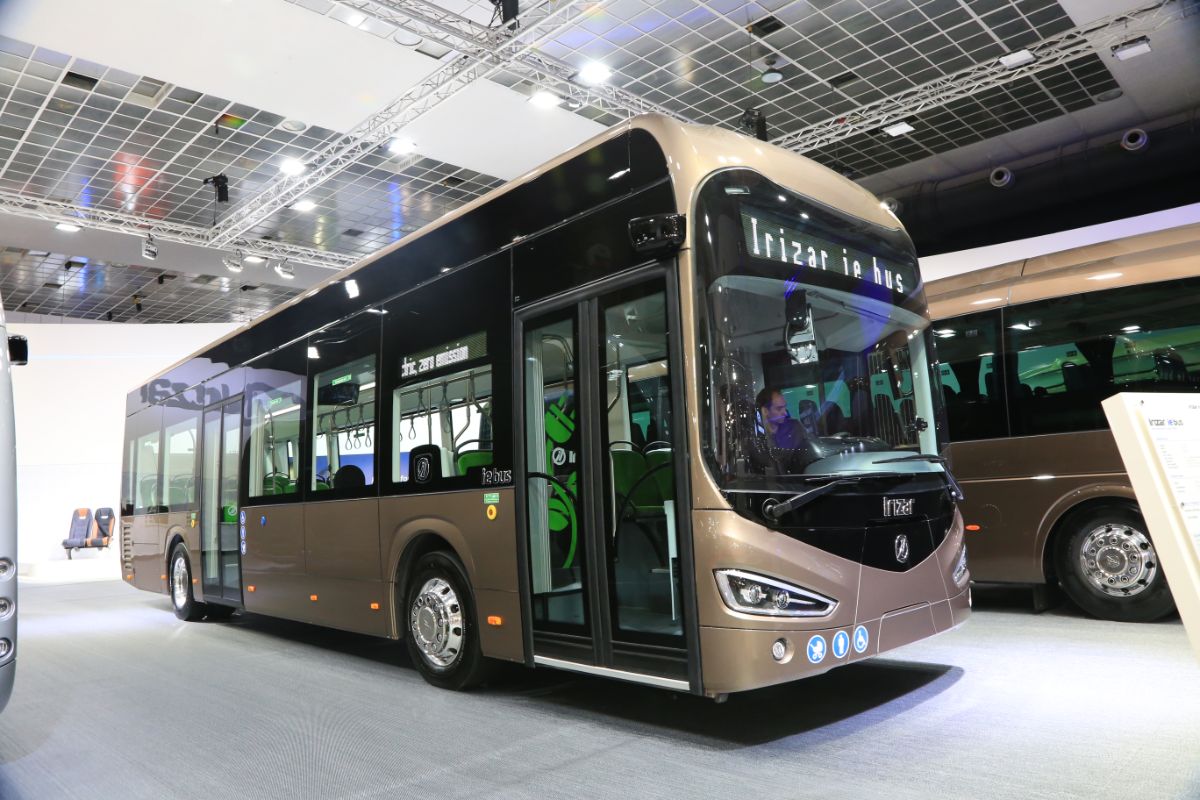 Hamburg takes eight Irizar electric buses