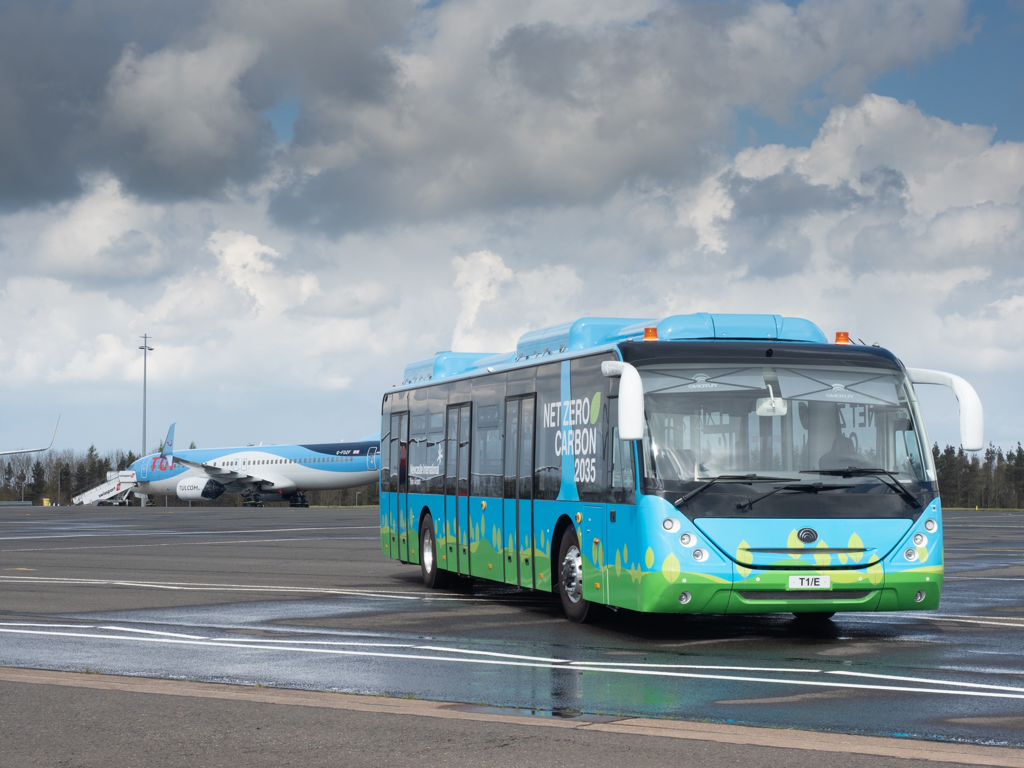 Pelican sells the UK’s first electric airside bus