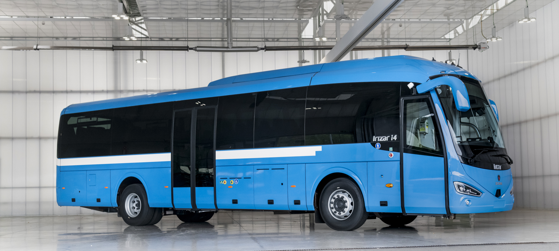 Irizar manufactures first LNG long-distance coach