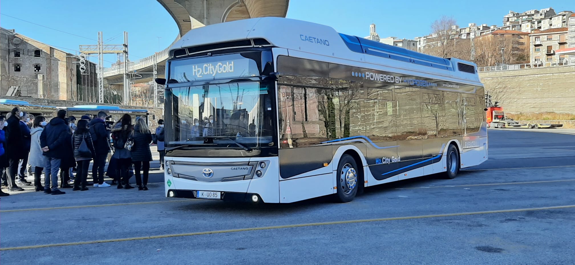 Caetano hydrogen bus demos in Italy