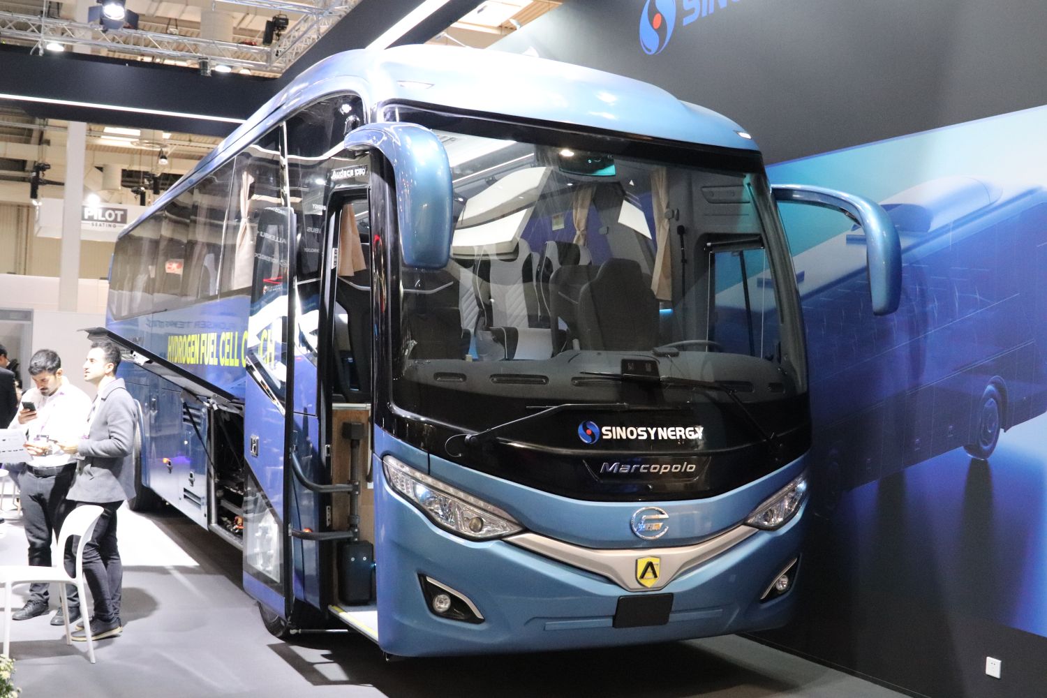 A joint venture between Sinosynergy, Allenbus and Feichi was this hydrogen fuelled coach with Marcopolo body