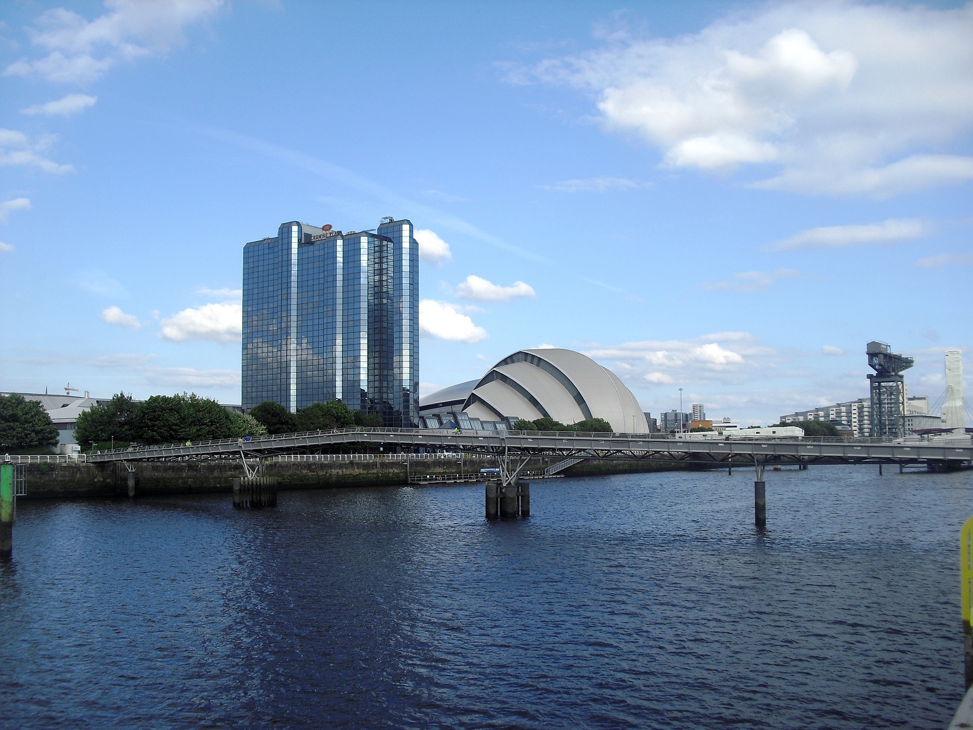 Glasgow exploring all options for bus governance