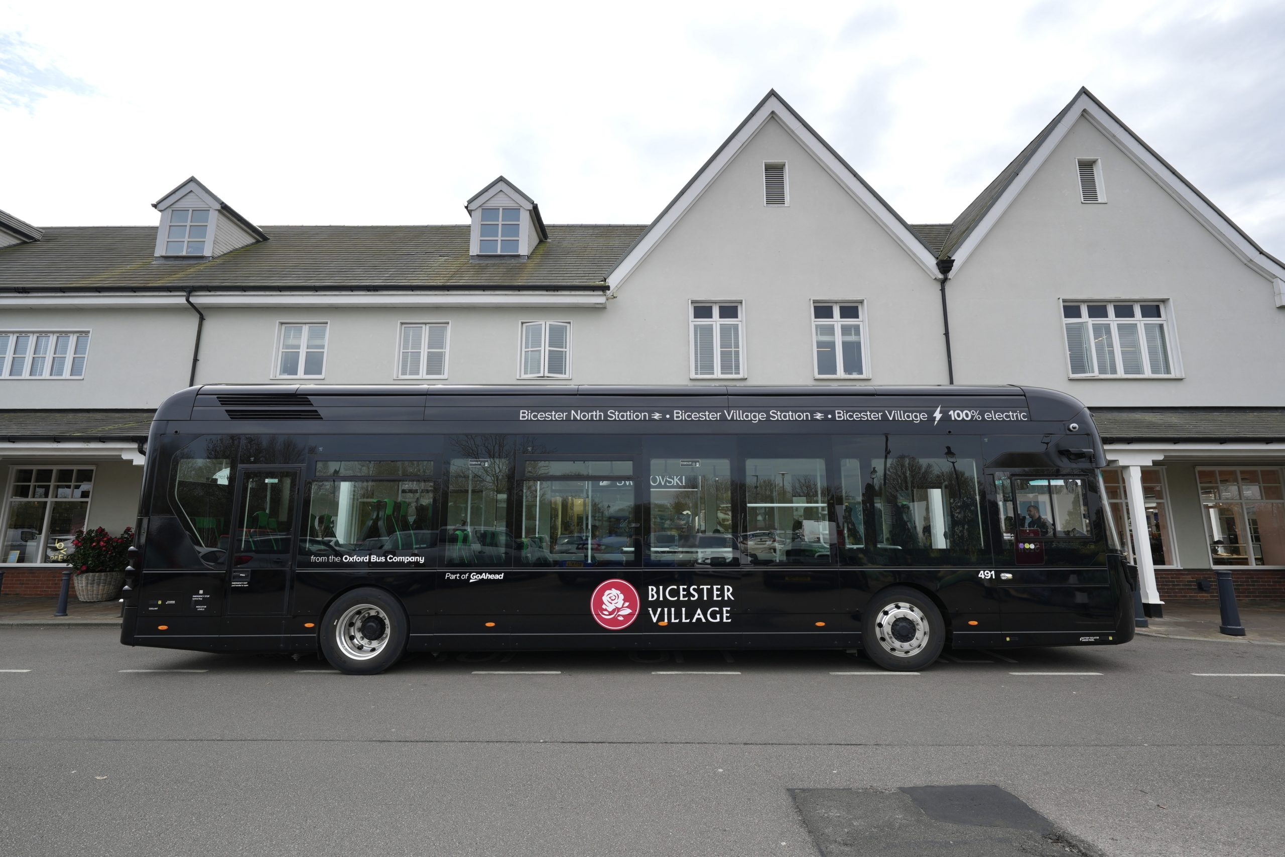 Oxford Bus introduces electric Wrightbus on Bicester route