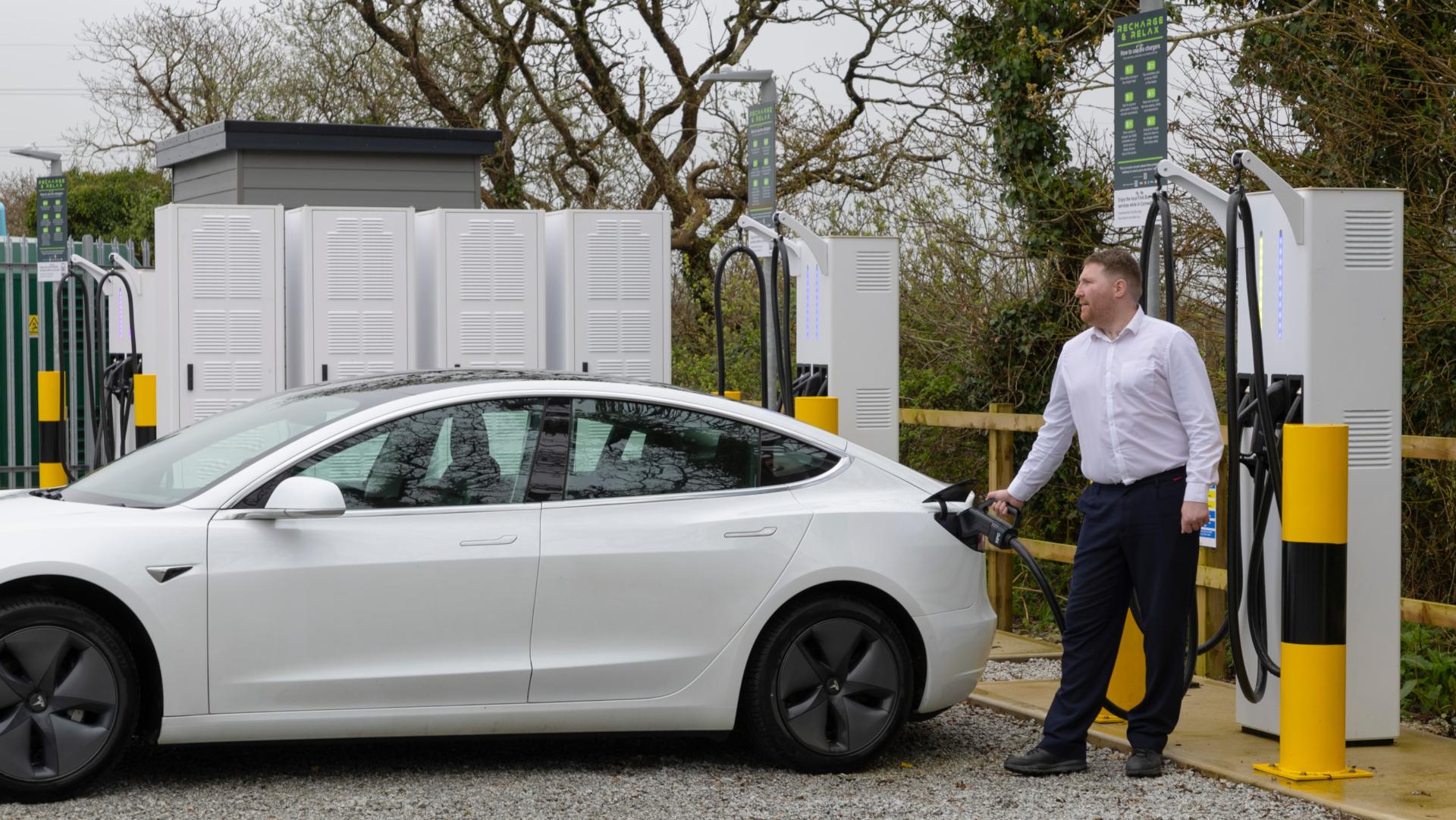 First Bus South opens Summercourt hub to car charging