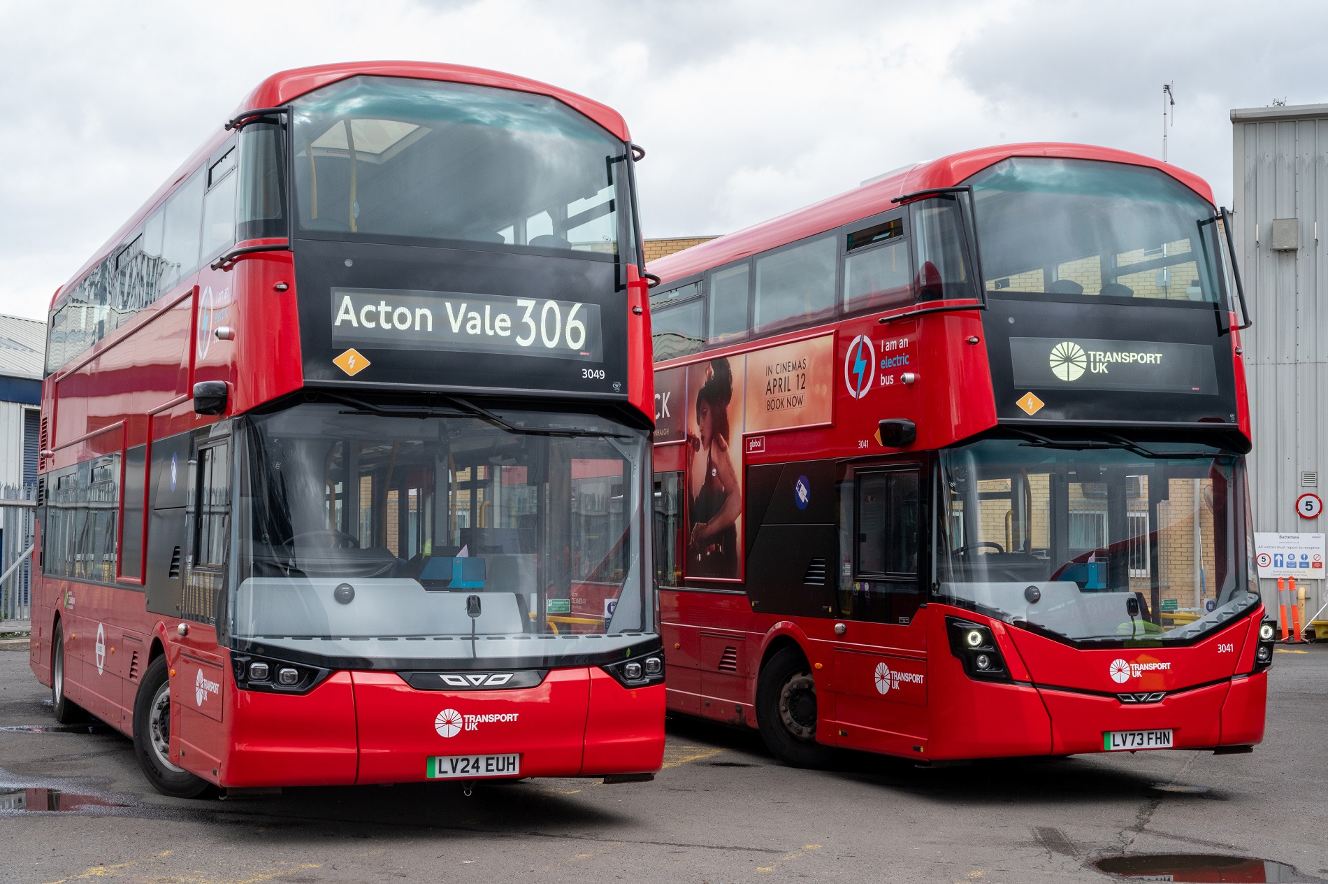 Electroliners to make London route 306 fully electric