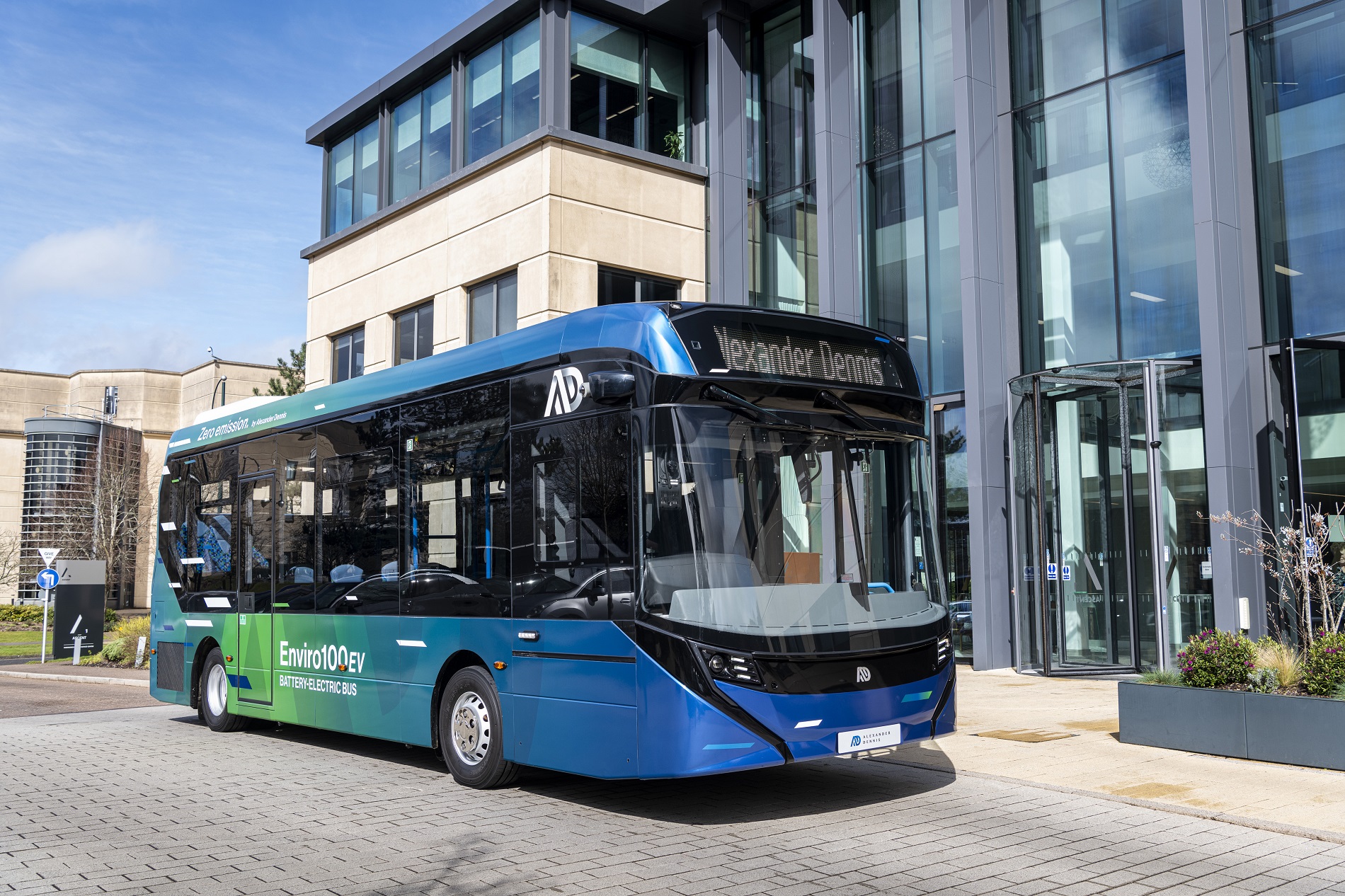 Alexander Dennis enters autonomous bus project