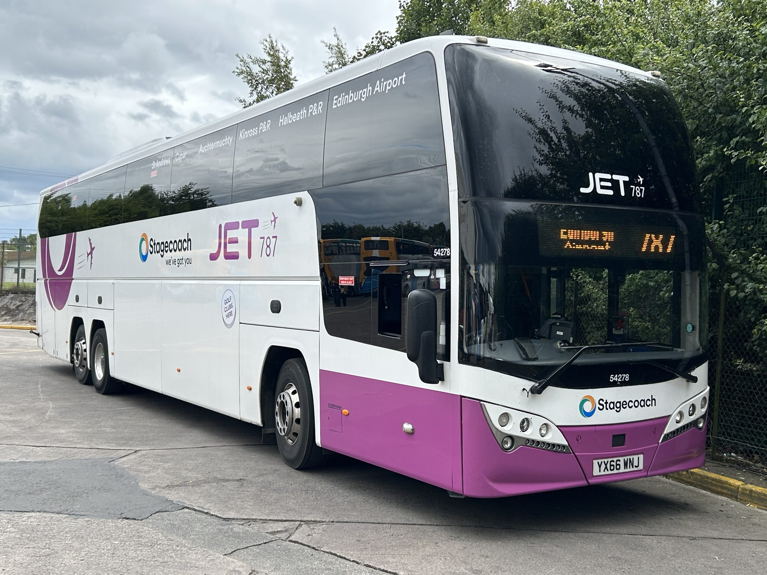 Volvos on new Stagecoach golf-ready service