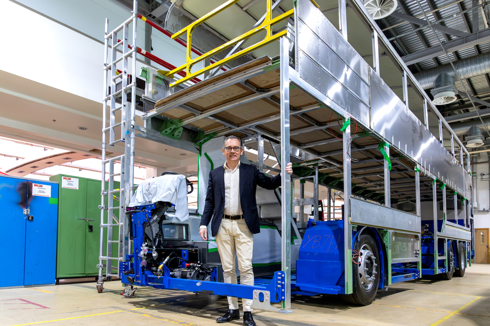 Wrightbus give first glimpse of 6×2 Streetdeck