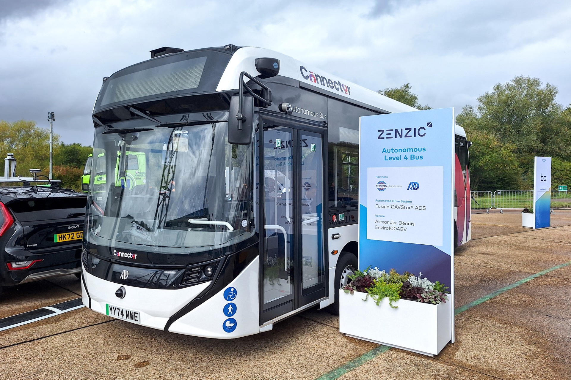 Autonomous Alexander Dennis Enviro100AEV makes public debut